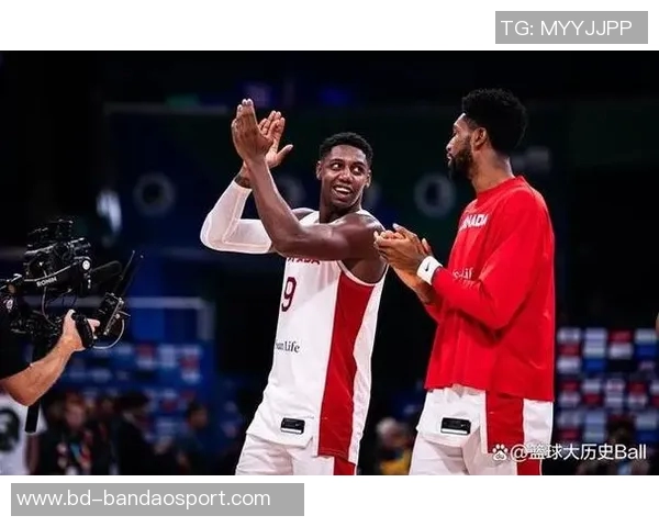 狄龙在比赛中频频假摔拉拽却依然赢得裁判青睐仿佛重回FIBA赛场