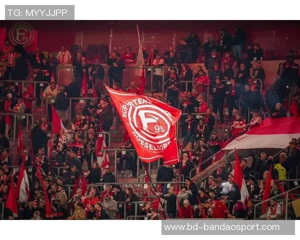 曼联冬窗考虑租借小贝林以增强中场实力多特表现不佳引发关注