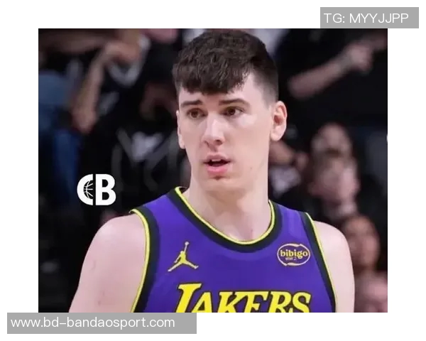 拉拉维亚反讽湖人队友的疯狂反应究竟是谁引发的热议与关注