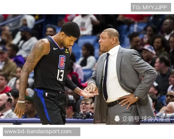 杨瀚森分享与利拉德霍勒迪的相处经历新赛季心态轻松不再紧张