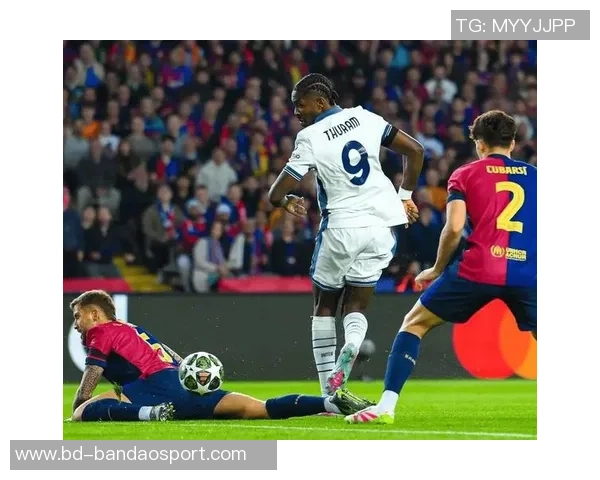 乌龙事件！图拉姆意外磕球阿塞拜疆门将失误助法国3-1领先