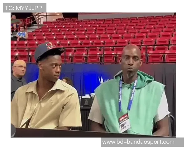 状元大热迪班萨表现抢眼15投8中斩获24分8板3助3断但失误频繁令人担忧