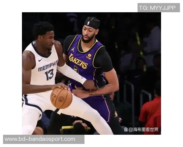 浓眉称赞文班投篮能力认为防守者只能祈祷他失手