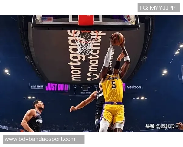 罚球差距明显开拓者首节罚球次数远超湖人两队表现形成鲜明对比