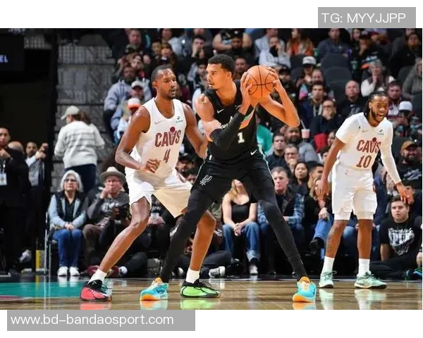 太阳阿伦分析马刺防守强度与文班影响出手机会的挑战 太阳阿伦分析马刺防守强度与文班影响出手机会的挑战