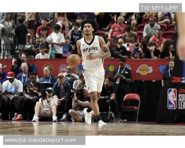 文班首两场表现惊艳砍下69分26篮板12盖帽零失误展现完美控制能力