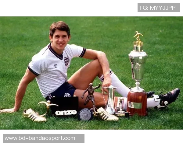 莱因克尔称梅西为历史最佳球员C罗同样是伟大射手