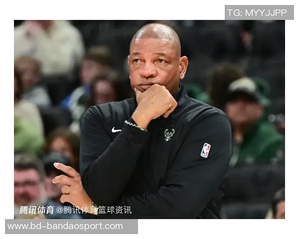 左肩受伤将缺席比赛里弗斯确认AJ格林随队前往底特律进行检查