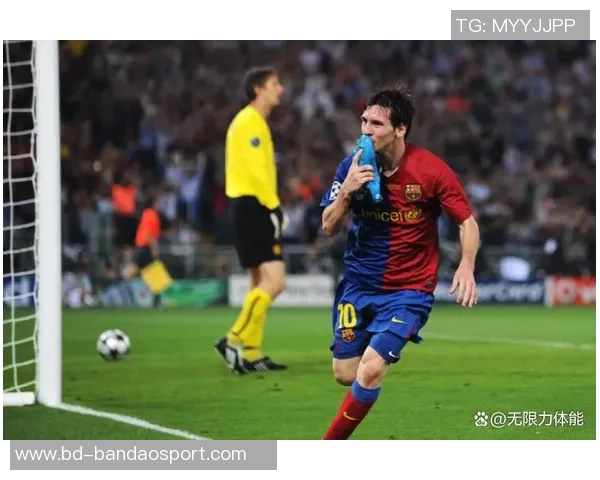 梅西社交媒体分享2026年世界杯用球宣传照引发热议